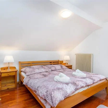 Penthouse Vista Monte Priesnig شقة *