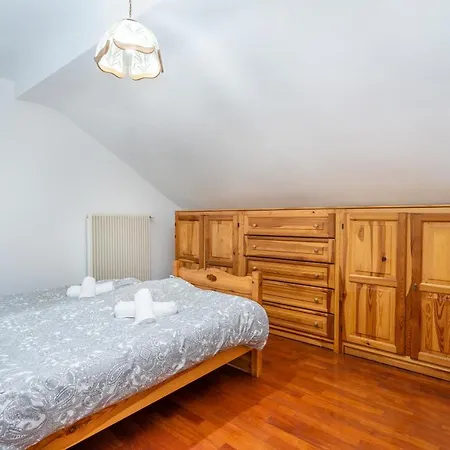 Guesthost - Penthouse Vista Monte Priesnig